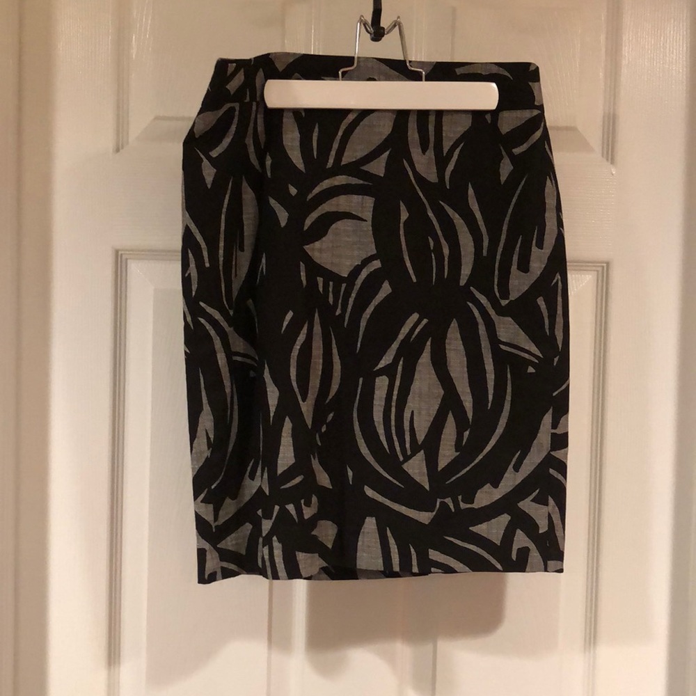 Ann Taylor size 2P Pencil Skirt